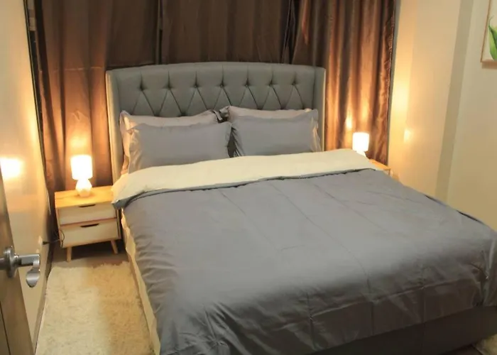 A2j Luxury 1br Near Venice Mall Bgc Taguig *