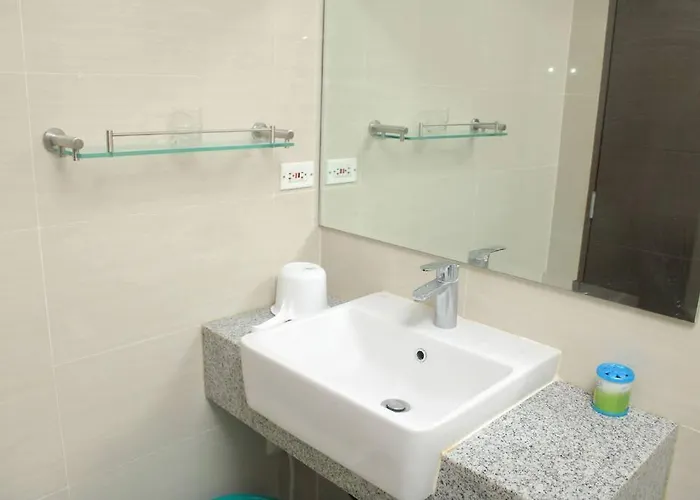 A2j Luxury 1br Near Venice Mall Bgc Taguig *